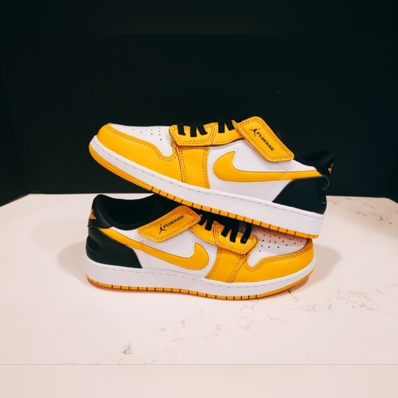 🆕️ NEW Jordan 1 Low FlyEase "White-Taxi" - Picture 6 of 16